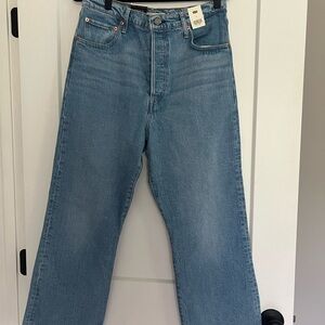 SOLD NWT Levi Ribcage Bootcut Cropped Jeans - size 32